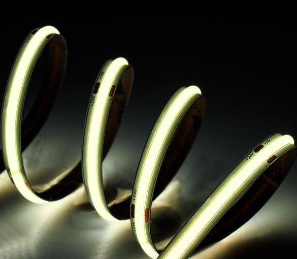 Striscia LED COB, IP20, 24V 11W/m, L.CALDA 3000K 