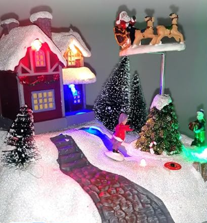 Giostrina Villaggio di Natale Natalizio (Scenario Alberi Natale)