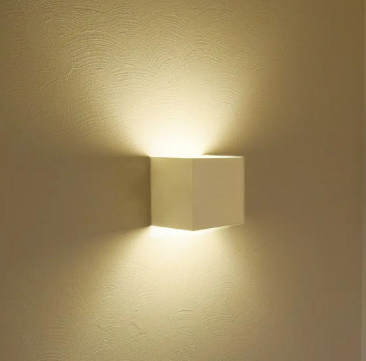 Cubo LAMPADA DA PARETE 12W BRIDGELUX CHIP 3000K QUADRATO BIANCO